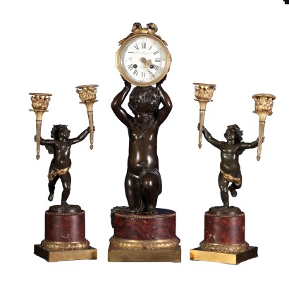 Trittico con Orologio e Coppia di Candelabri