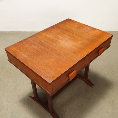 Petite table des années 60