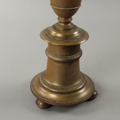 Bronze torch holder