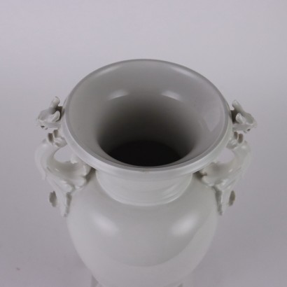 Vase en porcelaine fabriqué par KPM