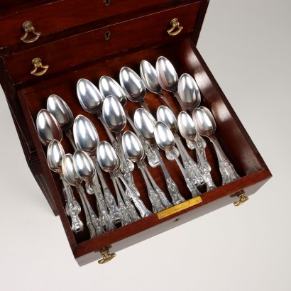 English Cutlery Service with Mobile