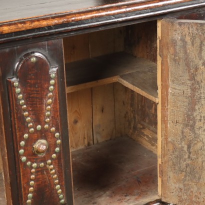 Sideboard mit barockem Geschmacksständer E