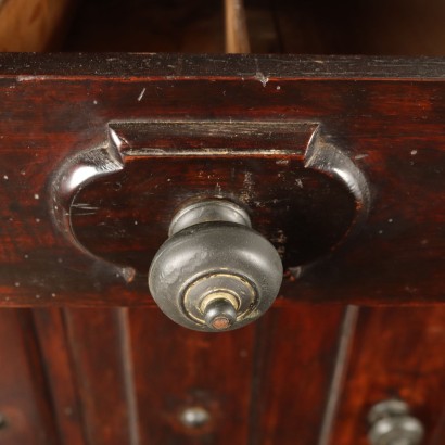 Barockes Sideboard mit Modifikationen