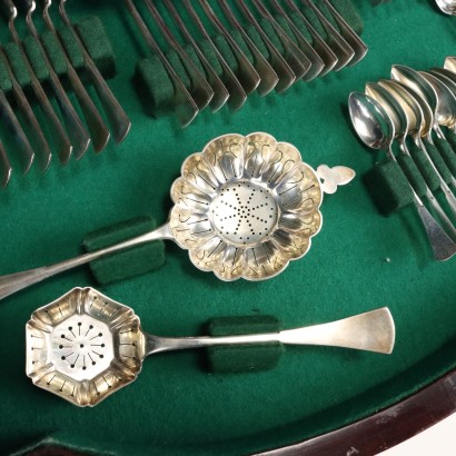 English Silver Cutlery Service co, Servicio de cubiertos de plata con gabinete