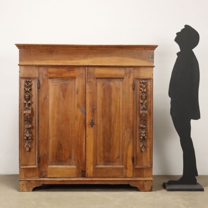 Sideboard aus barockem Nussbaum