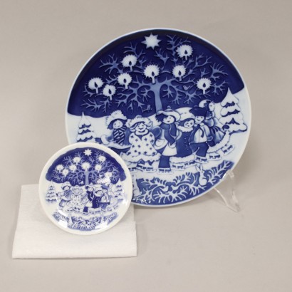 Royal Copenhagen Christmas Plate Children,Winter Children,Ingrid Jensen,Ingrid Jensen,Ingrid Jensen,Ingrid Jensen