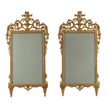 Pair of mirrors