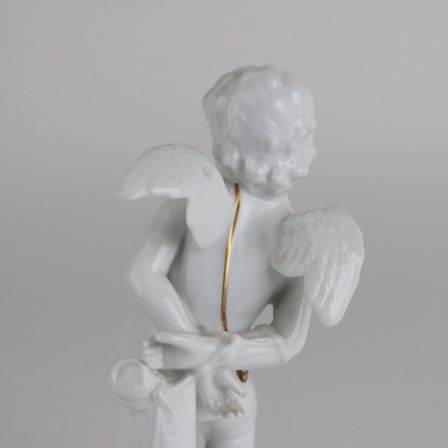 Putto en Porcelana Fabricación de Ginor