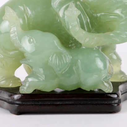 Elefant mit Baby in Jade