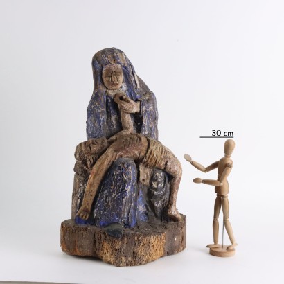 La sculpture en bois Pietà