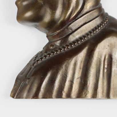 Gesicht des Papstes in Bronze