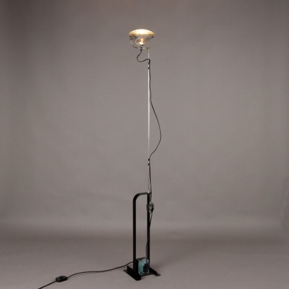 Lampe „Toio“ von Achi,Achille und Pier Giacomo Castiglioni,Achille und Pier Giacomo Castiglioni,Achille und Pier Giacomo Castiglioni,Achille und Pier Giacomo Castiglioni,Achille und Pier Giacomo Castiglioni