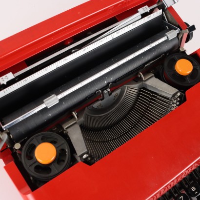 Máquina de escribir Olivetti Valentine, Ettore Sottsass, Ettore Sottsass, Ettore Sottsass, Ettore Sottsass, Ettore Sottsass, Ettore Sottsass, Ettore Sottsass, Ettore Sottsass, Ettore Sottsass, Ettore Sottsass