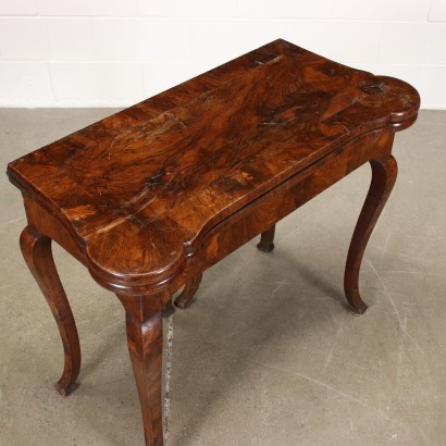 Baroque Game Table Walnut - Italy XVIII Century